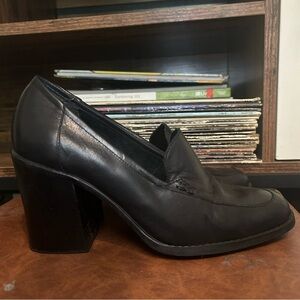 Vintage Y2K Chunky Black Leather Loafer Heels Size 7M Preppy Goth Grunge Office